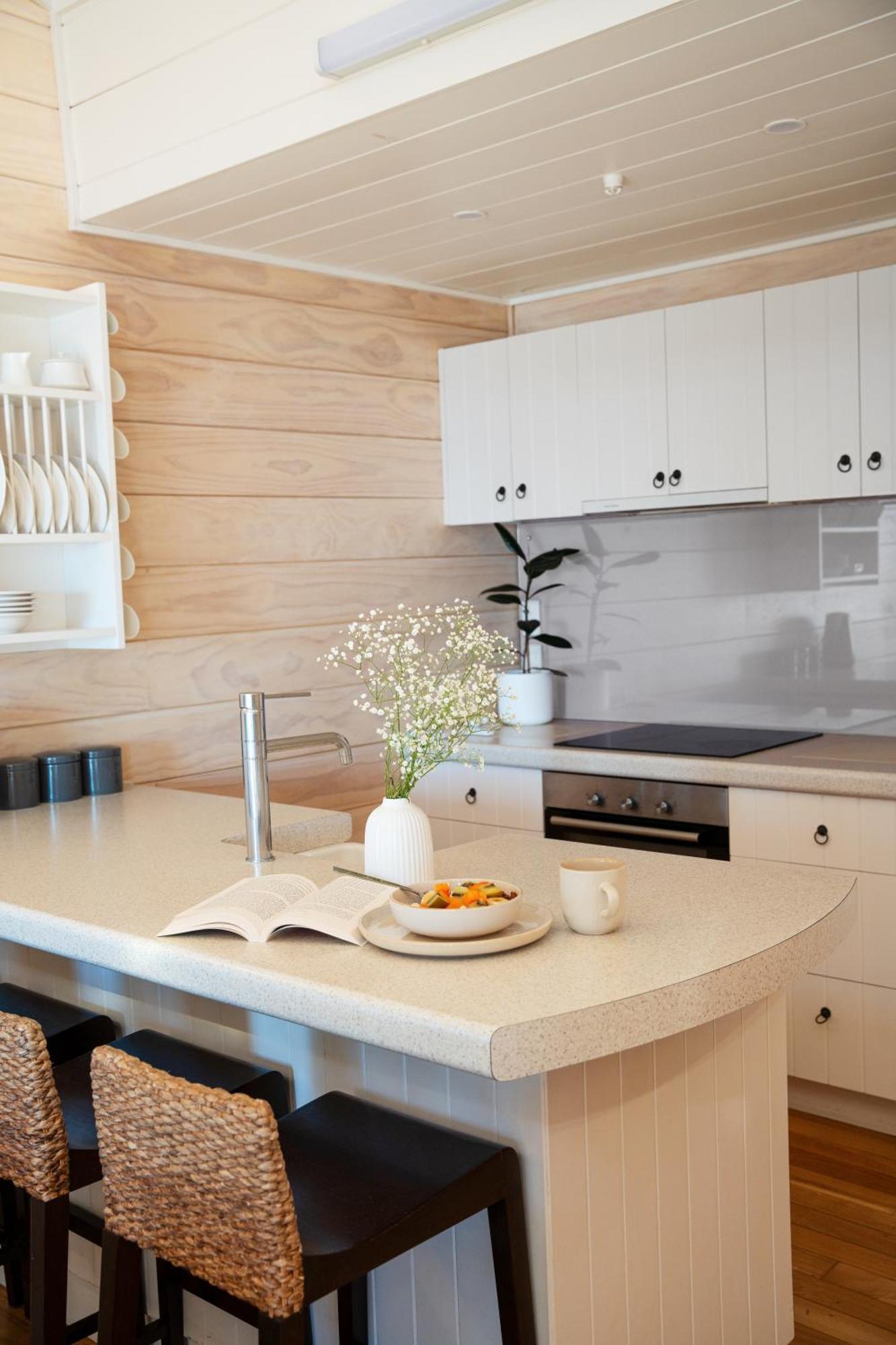 Sunlit Bay Villas Купърс Бийч Екстериор снимка