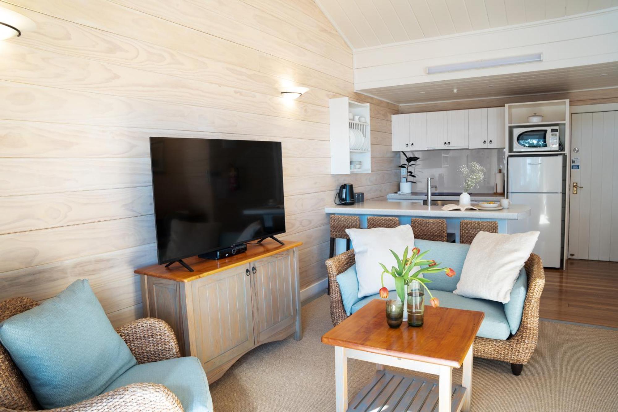 Sunlit Bay Villas Купърс Бийч Екстериор снимка